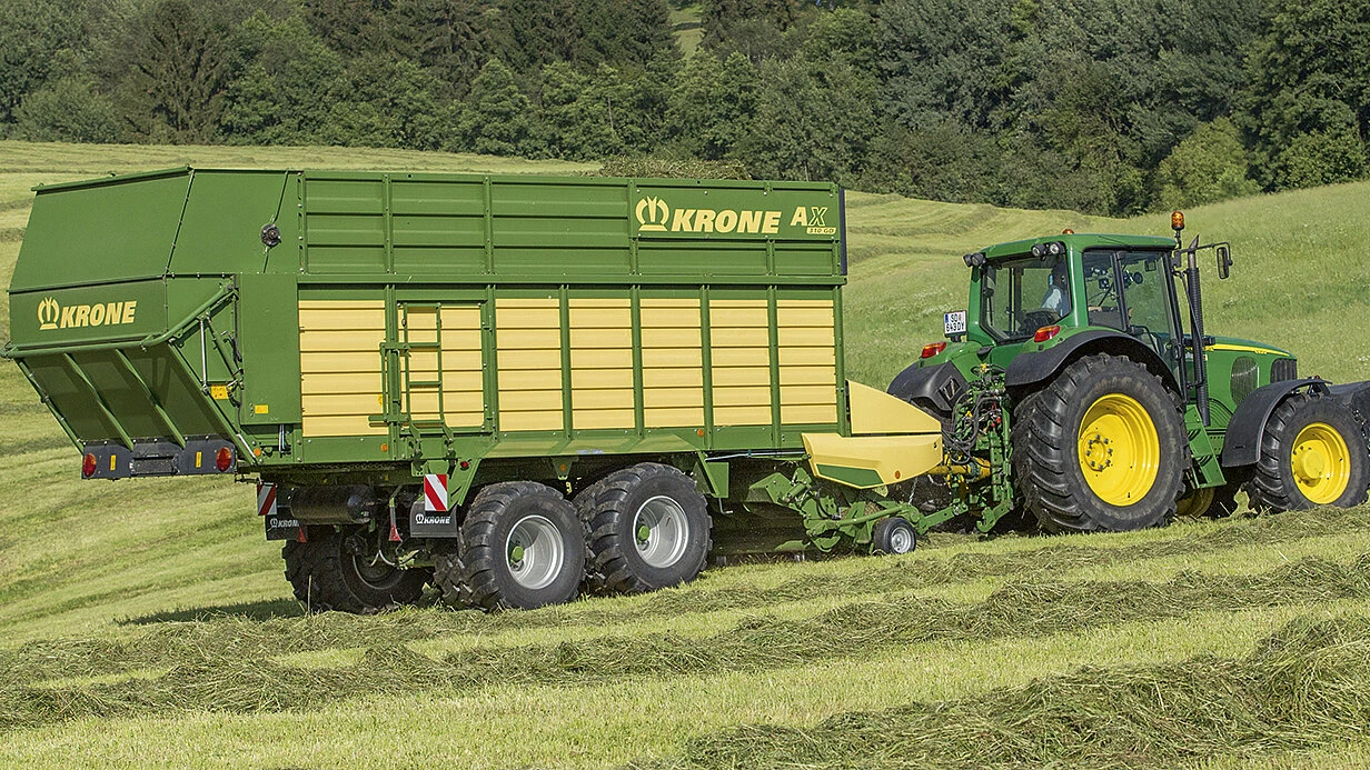 Przyczepa zbierająca KRONE AX